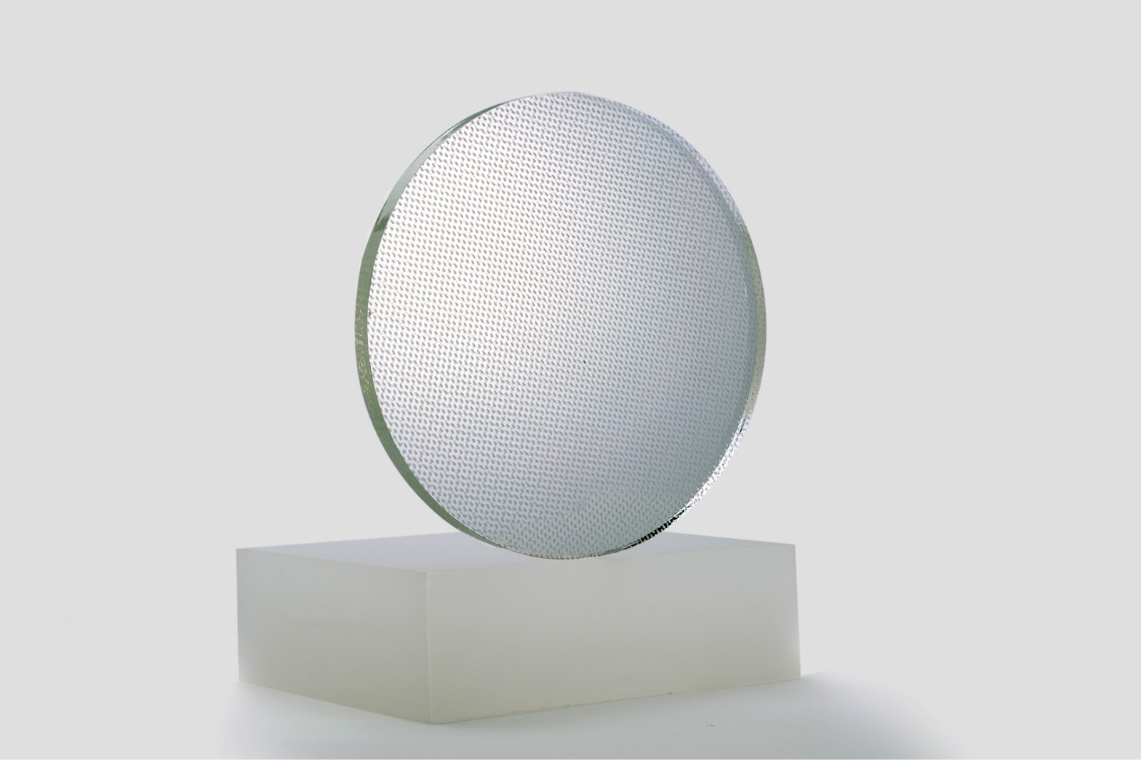 選擇亞克力導(dǎo)光板可以從哪些方面入手